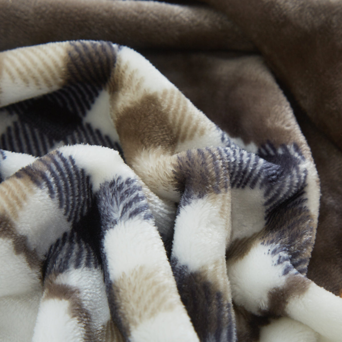 Plaid Patchwork Fleece Throw Blanket